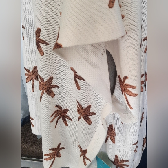 Caftan style sweater size XL - Picture 3 of 6